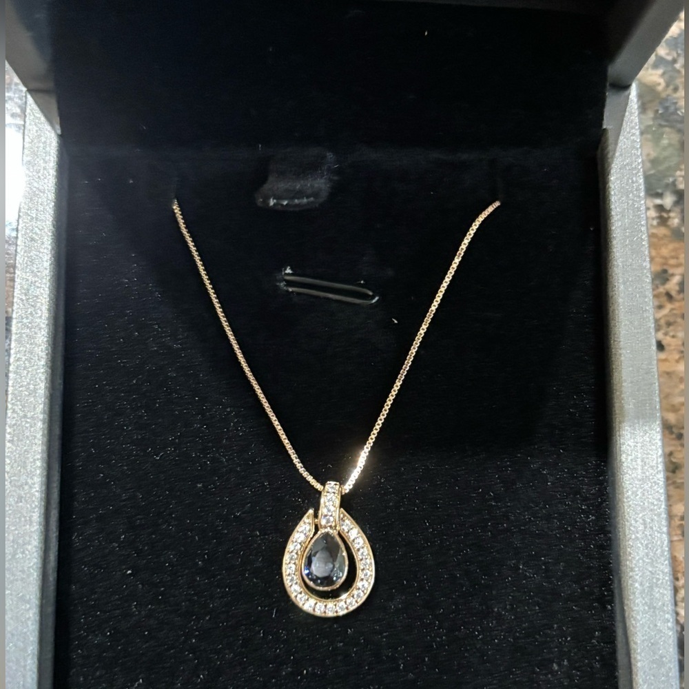 NWB 18k Amazon Teardrop Pendant Necklace - Picture 2 of 4